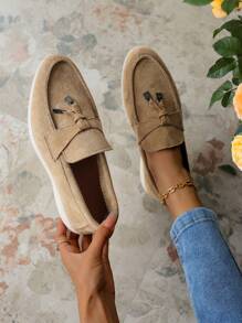 حذاء نسائي جديد من نوع لوفرز، مريح بقعبرة ناعمة و سهل الارتداء