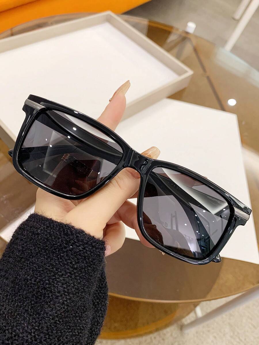 Men's Fashion Polarized Sunglasses - Black - View 1