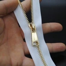 2 pezzi Cerniera metallica con nastro bianco e dente dorato, cerniera a Y con finitura dorata, estremità aperta, lunghezza disponibile: 70 cm/27,56 pollici, adatta per cucire fai-da-te, abbigliamento, tasche e tessuti per la casa - Nastro bianco+dente dorato - Visualizzare 9