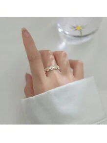 1pc Daisy Ring Mori Style White Flower Resin Coated Finger Ring With Box Packaging, Suitable For Gifting On Friend Gatherings Or Daily Wear - Multicolor - View 12