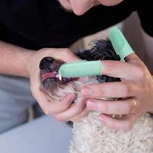 Cepillo de dientes para perro, kit de cepillo de dientes de dedo, cerdas de 135º para una fácil limpieza de los dientes, cepillo de dientes doble de dedo para el cuidado dental de cachorros, gatos y mascotas pequeñas