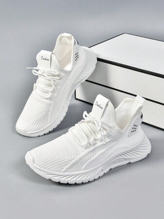 男士透氣露空設計運動鞋，輕量化氣墊柔軟底部帶網眼休閒運動鞋