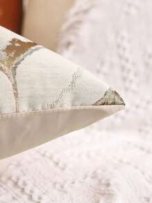1pc Golden Thread Geometric Jacquard Pillowcase