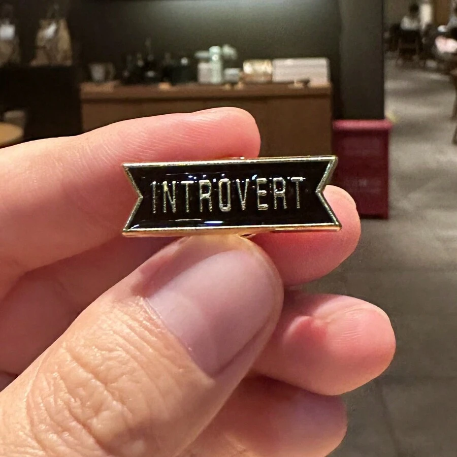 1 Pc Cute Introvert Sign Brooch Enamel Pin For Introvert Person Dress Accessories Pin For Clothes Bag Charm School Office Accessories Shirts Jacket Jewelry Christmas Halloween Clothes Pin Funny Teacher Gifts
