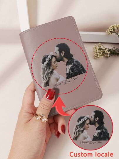 Funda de pasaporte de moda personalizada con nombre, firma y la imagen de la pareja, con bolsillos para tarjetas y dinero. Accesorios de viaje para vacaciones. Regalo de San Valentín/Día de la Madre/Cumpleaños