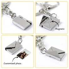 Móc khóa ảnh tùy chỉnh, Móc khóa hình phong bì thư cá nhân hóa, Móc khóa thép không gỉ tùy chỉnh, Quà tặng sinh nhật tùy chỉnh, Chìa khóa tự làm, Thích hợp cho đám cưới, sinh nhật, kỷ niệm, ngày lễ tình nhân, túi xách, ba lô thời trang, Ý tưởng quà tặng cho mẹ, bố, vợ, chồng, bạn gái, bạn trai - Vàng - Xem 6