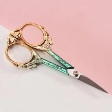 1pc Stainless Steel Butterfly Embossed Scissors 4.7in, Fashionable Stainless Steel Scissors For Trimming Eyebrows, Nose Hair, Paper, Window Decors, Daily Household & Office Items, Pruning Small Branches, DIY Crafting, Leatherworking, Sewing Needlework, Thread Scissors,Makeup,Cheap,Room Decor,Vanity,Travel,Bedroom,Makeup Accessories
