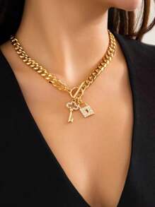 Collar de colgante de llave en forma de candado de cadena punk europeo y americano para mujeres, clásico y de moda, pulsera geométrica con hebilla OT y cadena microincrustada
