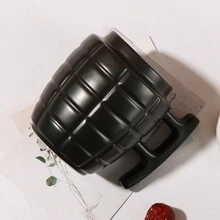 1 pieza Modelo de granada de mano de cerámica para decoración, para entusiastas militares. Taza de café con tapa en forma de granada. Taza en forma de granada, adecuada para la decoración del hogar, sala de estar, oficina, regalo para hombres, presentes de año nuevo y de Pascua. - Multicolor - Ver 5