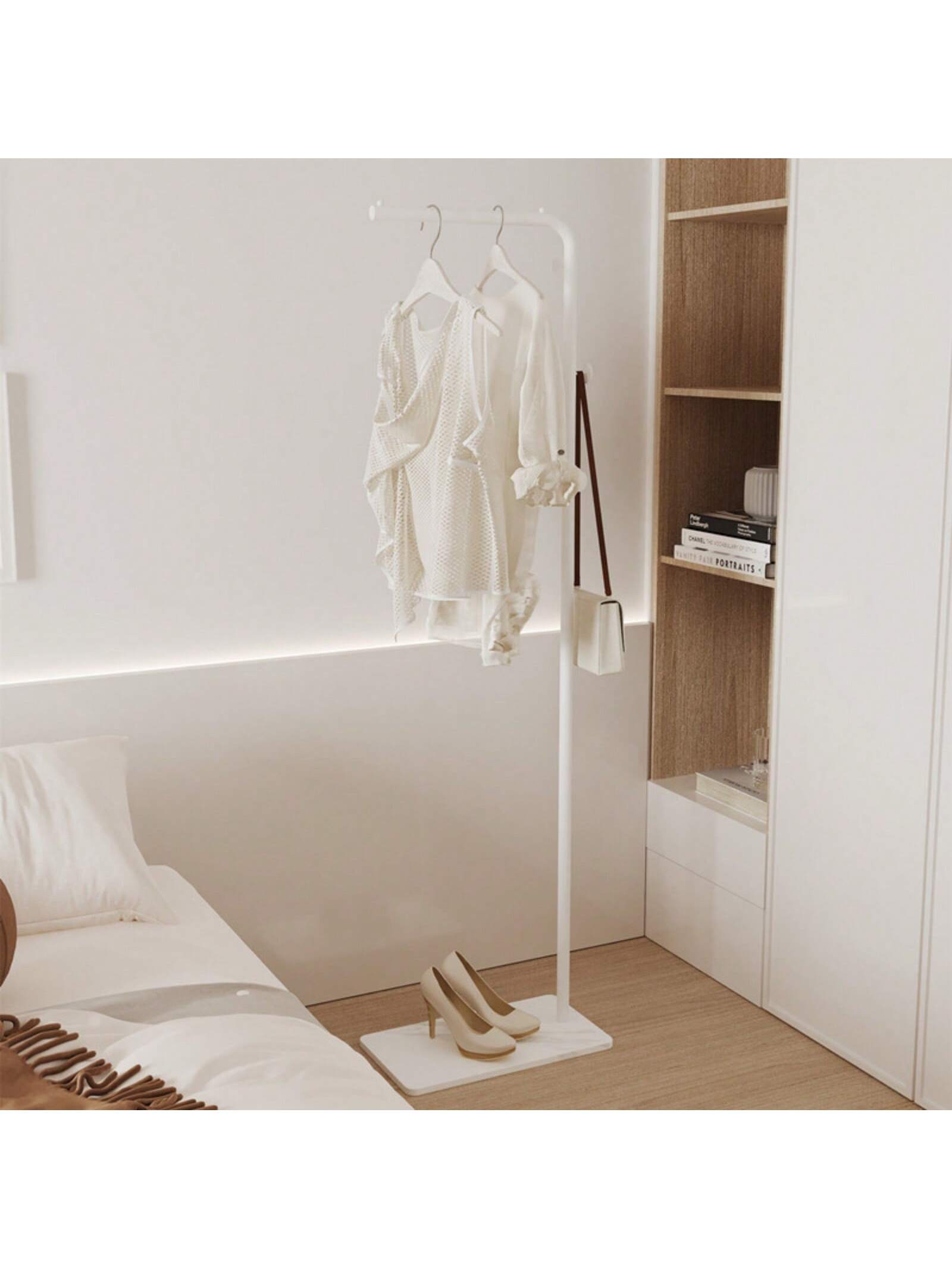 حامل ملابس عصري والقاعدة لأربعة أقبية، غرفة المعيش...