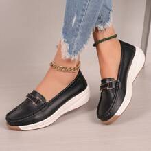Women's Fashionable Metal Buckle Decorated Flat Leather Round Toe Shoes Suitable For Daily Life