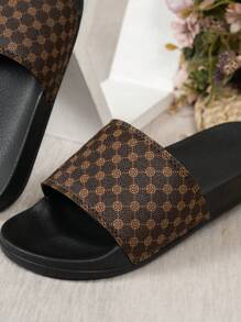 Checkered Pattern Pillow Slippers, Soft And Lightweight Indoor House Slippers, Fashionable Summer Beach Slippers - Brown - View 7