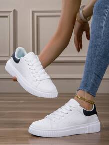 Scarpe sportive casual da donna a punta tonda bianche, traspiranti, con lacci, da indossare all\u2019aperto, con stile campus, leggere e versatili
