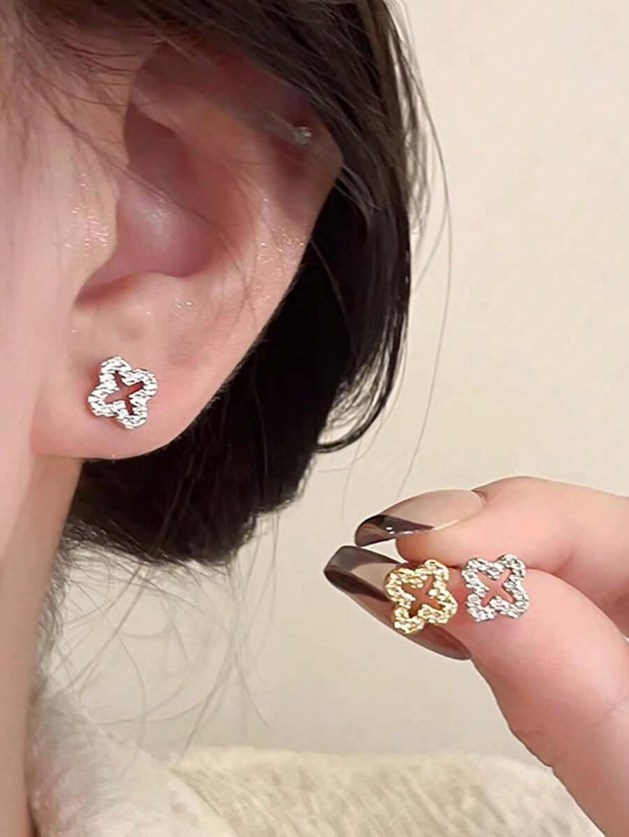Fashionable Small Silver Four-Leaf Clover Stud Earrings For Women Valentines,Mom,Mother,Mother's Day,Gift - Gold - View 1