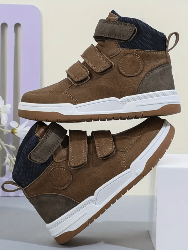 1 par de zapatos deportivos de caña alta para niños, zapatos atléticos casuales unisex para niños con cierre de triple, empalme de dos colores, suela de TPR, ligeros y transpirables para entrenamiento todo el año tanto para exterior como para la escuela