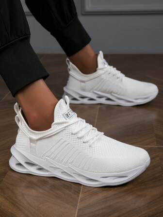 男士重底休閒運動鞋，輕盈舒適，時尚、簡潔、透氣，深受愛好者喜愛