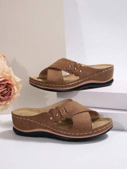 Nuove ciabatte casual di 2025 con cuciture, sandali da donna in colore solido retrò di taglia grande con suola spessa