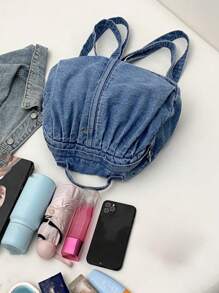 O geantă de umăr din denim, pliabilă și pliabilă, portabilă și elegantă, care poate fi purtată atât ca geantă de umăr, cât și ca geantă de umăr dublu.