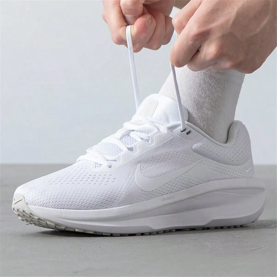 Nike AIR WINFLO 11 男子休闲跑鞋 - 舒适低帮设计,耐磨网眼,防滑(FJ9509-100) - 白色 - 查看 1