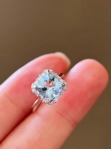1 pièce Bague rétro carrée originale de style Ins élégant avec zircone cubique bleue, fabriquée en argent sterling S925, adaptée pour un port quotidien des femmes, des festivals et des fêtes magnifiques