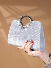 REMANLAND 这款闪耀夺目、优雅迷人的单件式水钻装饰时尚金属手拿包/晚宴包，适合女士出席派对、婚礼、盛会及其他场合。这款晚宴包是派对女孩和女士的完美之选，也是馈赠女性的绝佳礼物。它非常适合派对、婚礼、舞会、盛会等场合，可与节日派对礼服、晚礼服和亮片连衣裙完美搭配。 - 銀色 - 查看 4