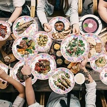 10入組粉色蝴蝶主題派對餐具紙盤，9*9英寸卡通蝴蝶花卉主題生日派對蝴蝶裝飾紙盤，適用於日常聚會和假日派對活動，一次性餐飲托盤 - 彩色 - 查看 3