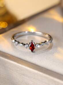 1 Stück modischer und exquisiter Ring mit saphirblauem Zirkonia in Pferdeaugenform, edles Geschenk für Mädchen, geeignet für Engagement, Hochzeit und Party Dekorationen