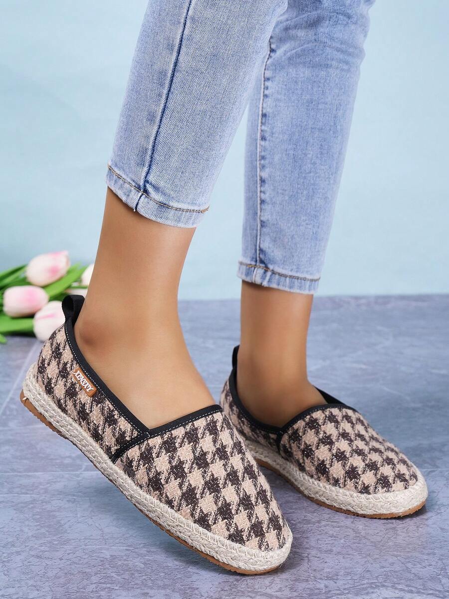 2024新款夏季女款透氣圓頭平底草繩鞋，滑動式行駛便鞋，日常休閒布鞋，時尚百搭