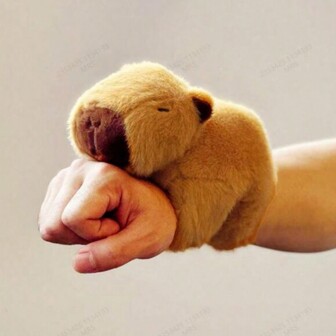 1 pieza Muñeco de peluche de Capibara de 20cm, Argolla sujetacortina, Muñeco de peluche de Capibara multifuncional con sonaja para la mano y pulsera animal para regalo de fiesta de Navidad, Capibara, Capibara, Peluche de Capibara