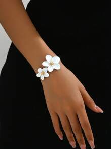 1 pièce Bracelet ajustable pour femmes, de conception raffinée et luxueuse, avec une décoration florale blanche qui apporte une fraîcheur estivale. Parfait pour un port quotidien, les vacances à la plage, les fêtes et en cadeau pour la famille et les amis. Saint-Valentin, maman, mère, Fête des Mères, cadeau