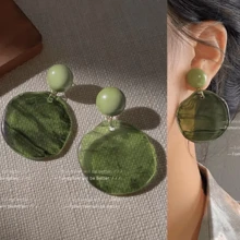 Hoa tai nhuộm màu xanh ô liu cổ điển, Hoa tai đinh tán phóng đại, Trang sức dự tiệc, Quà tặng Giáng sinh Halloween, Quà tặng năm mới, Quà tặng ngày lễ tình nhân cho phụ nữ Mẹ Gia đình Bạn bè, Mẹ, Mẹ, Ngày của Mẹ, Quà tặng - Màu xanh Ô liu - Xem 1