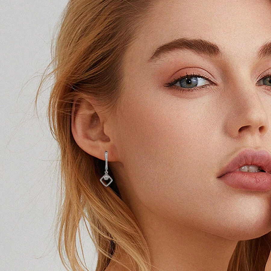 女士銀質耳環，鋯石時尚圈耳環，佩戴舒適不過敏，適合日常佩戴和生日禮物 - 銀色 - 查看 1