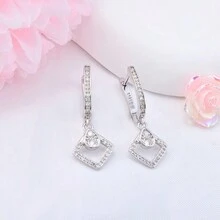 女士銀質耳環，鋯石時尚圈耳環，佩戴舒適不過敏，適合日常佩戴和生日禮物 - 銀色 - 查看 2