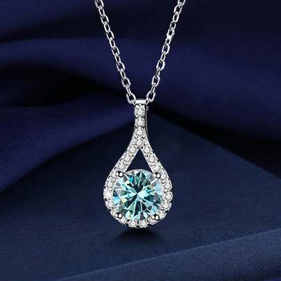 1 chiếc vòng cổ mặt dây chuyền Moissanite nhiều màu 1 carat bằng bạc 925 nhẹ và sang trọng, phù hợp để đeo hàng ngày cho phụ nữ, vòng cổ cưới, vòng cổ vĩnh cửu, ngày lễ tình nhân, quà tặng trang sức sáng bóng cho phụ nữ. Ngày lễ tình nhân