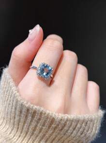 1 pièce Bague rétro carrée originale de style Ins élégant avec zircone cubique bleue, fabriquée en argent sterling S925, adaptée pour un port quotidien des femmes, des festivals et des fêtes magnifiques