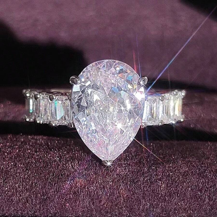 1 pieza Anillo con forma de gota de agua de aleación de plata brillante de moda con decoración de circonitas cúbicas, adecuado para uso diario de mujeres y anillo de compromiso - Plateado - Ver 1