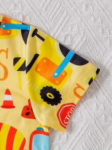 2pcs/Set Baby Boy Cartoon Vehicle Printed Short Sleeve Top And Shorts Set, Random Print, Spring/Summer