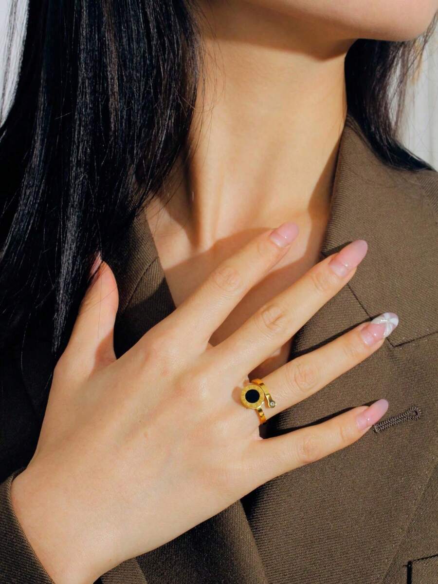 Anillo de acero inoxidable negro con números romanos chapado en oro de 18K, joyería de moda para mujer, accesorio de estilo gótico único, regalo creativo - Dorado - Ver 1