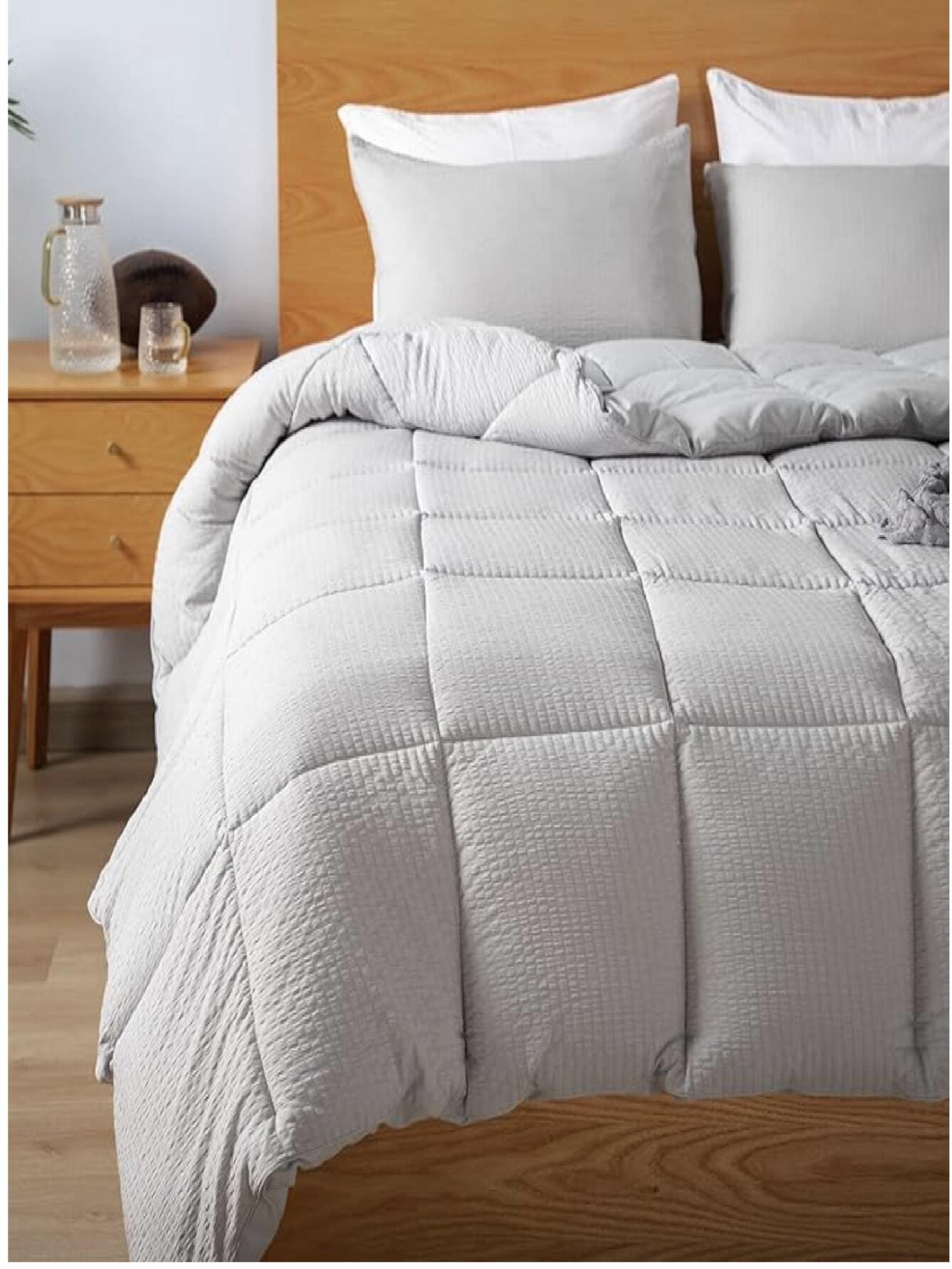 All Season Quilted Comforter Set King Size. With 2 Pillow Shams, Cozy Soft Seersucker Bedding