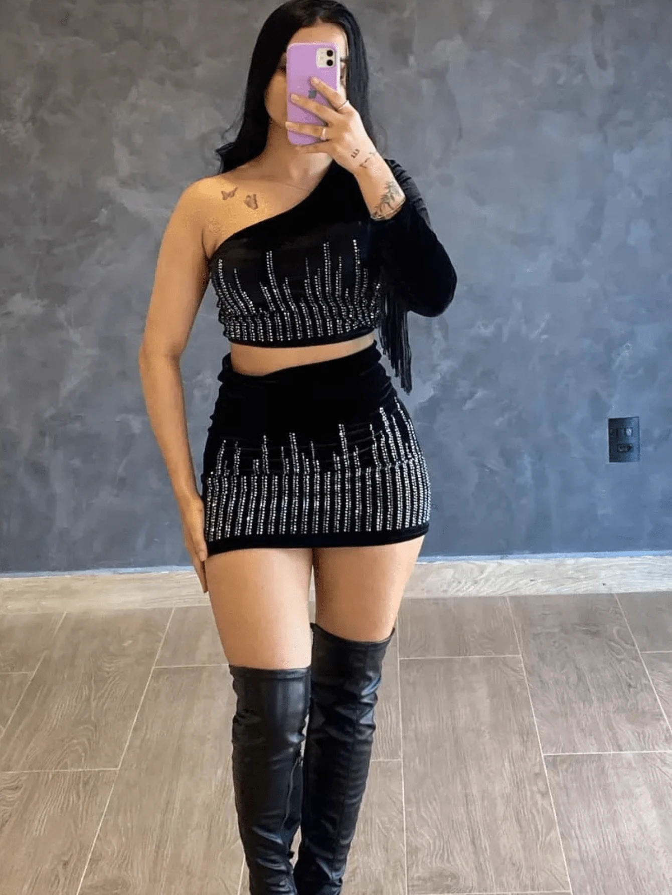 conjunto ana castela cropped manga unica de franja e saia curta com pedrarias