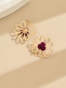 1 Pair Fashionable Minimalist Hollow Flower Stud Earrings