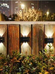 Luminária Solar De Parede 4 lED À Prova D'água Para Jardim Muro e Varanda Promoção - Preto - Visão 1