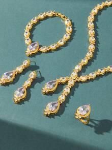 欧洲、美国、迪拜、沙特阿拉伯流行小水滴水钻白金奢华三角形 4 件套婚礼首饰套装，均码，包括项链、手链、耳环和戒指，适合日常佩戴以及赠送给女朋友。非常适合派对、宴会、正式活动、婚礼等。 - 四件套 - 查看 6