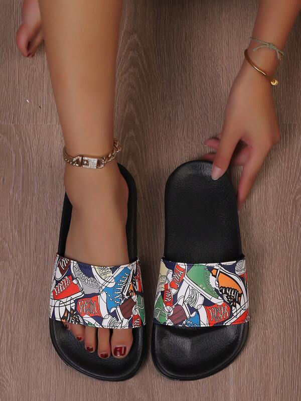 Las últimas zapatillas de casa de moda internacional para mujeres 2024, se pueden usar como sandalias al salir, zapatillas antideslizantes y resistentes al calor de EVA