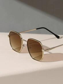 1 Pair Women's Small Personalized Cute Gold Metal Frame Fashion , Suitable For Holiday Gifts, Outdoor Driving, Beach Parties, Golf, And An Ideal Choice For Women's Autumn/Winter Outfits, Business Casual, Summer Beach Vacation, Outdoor Activities And Travel.