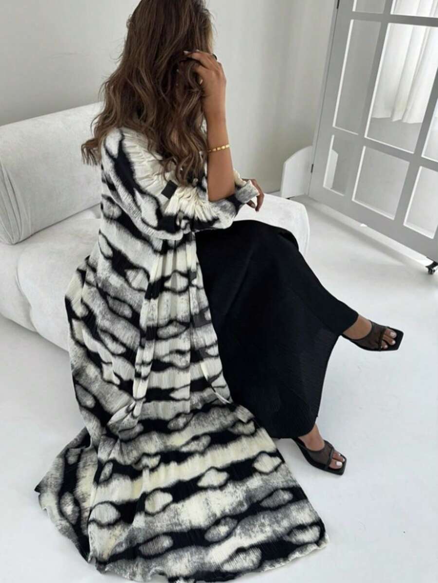 1件優雅女士黑白色波浪雲紋印花百褶袍，配開口袖和開放式前襟，適合日常穿著 - 黑與白 - 查看 1