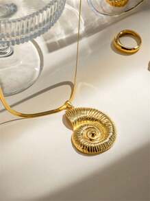 Uworld 1 Piece 18K Gold Plated 304 Stainless Steel Simple Design Sense Waterproof No Colour Loss Shell Conch Pendant Flat Snake Bone Chain Necklace Ladies Fashion Neck Jewelry Daily Wearing - Gold - View 4