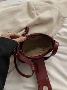 Vintage Simple Commuter Style New Wine-Red Shiny PU Leather Handbag With Adjustable Shoulder Strap, Women's Sparkling Rhinestone And Metal Decoration Crescent-Shaped Shoulder Bag, Suitable For Formal Occasions Such As Parties, Weddings, Gatherings, College Students, Back To School, Campus, Business Trips, Travel, Fashionable Burgundy Bag , Red Bag , Burgundy Bag, Old Money - Burgundy - View 10