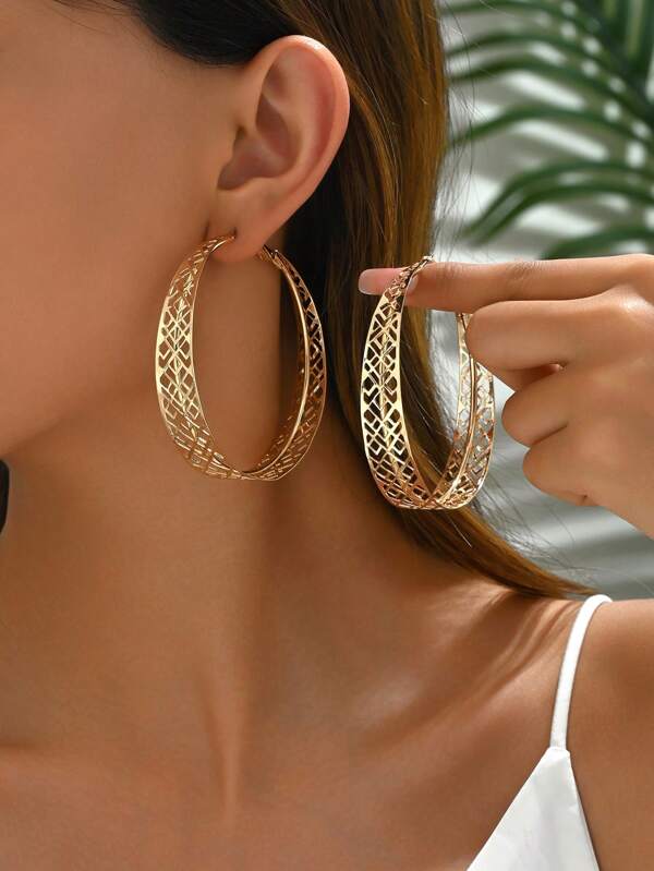 1 par de Pendientes de argolla con forma de diamante de metal creativos y elegantes con huecos florales para mujer, regalo de accesorios versátiles