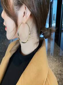 Minimalist Twist Hoop Earrings - Gold - View 5
